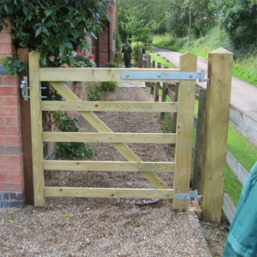 Wooden Hunting Gate