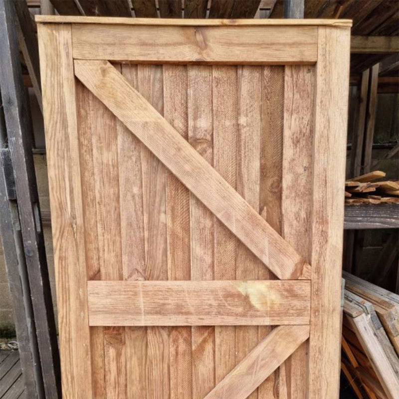 Tufts Featheredge Gates