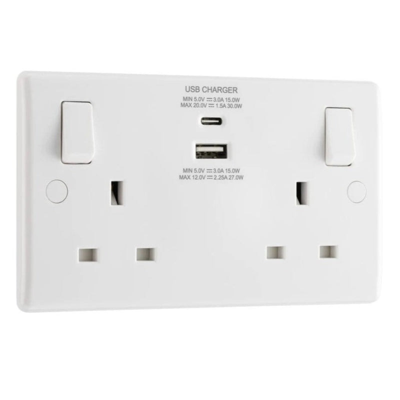 BG White Round Edged Moulded Double Switched Socket With USB A & C